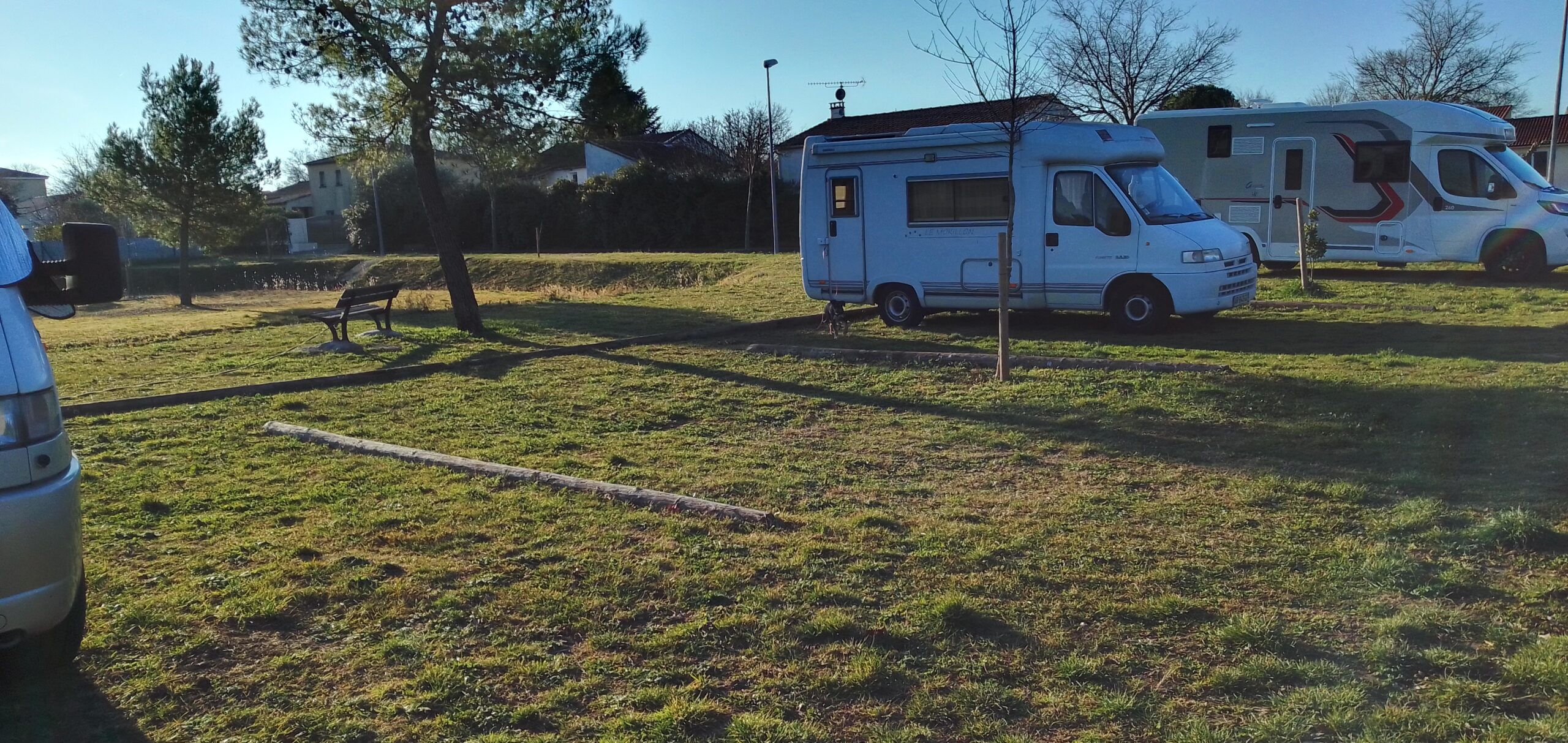 Exif_JPEG_420 Aire de Camping-Car